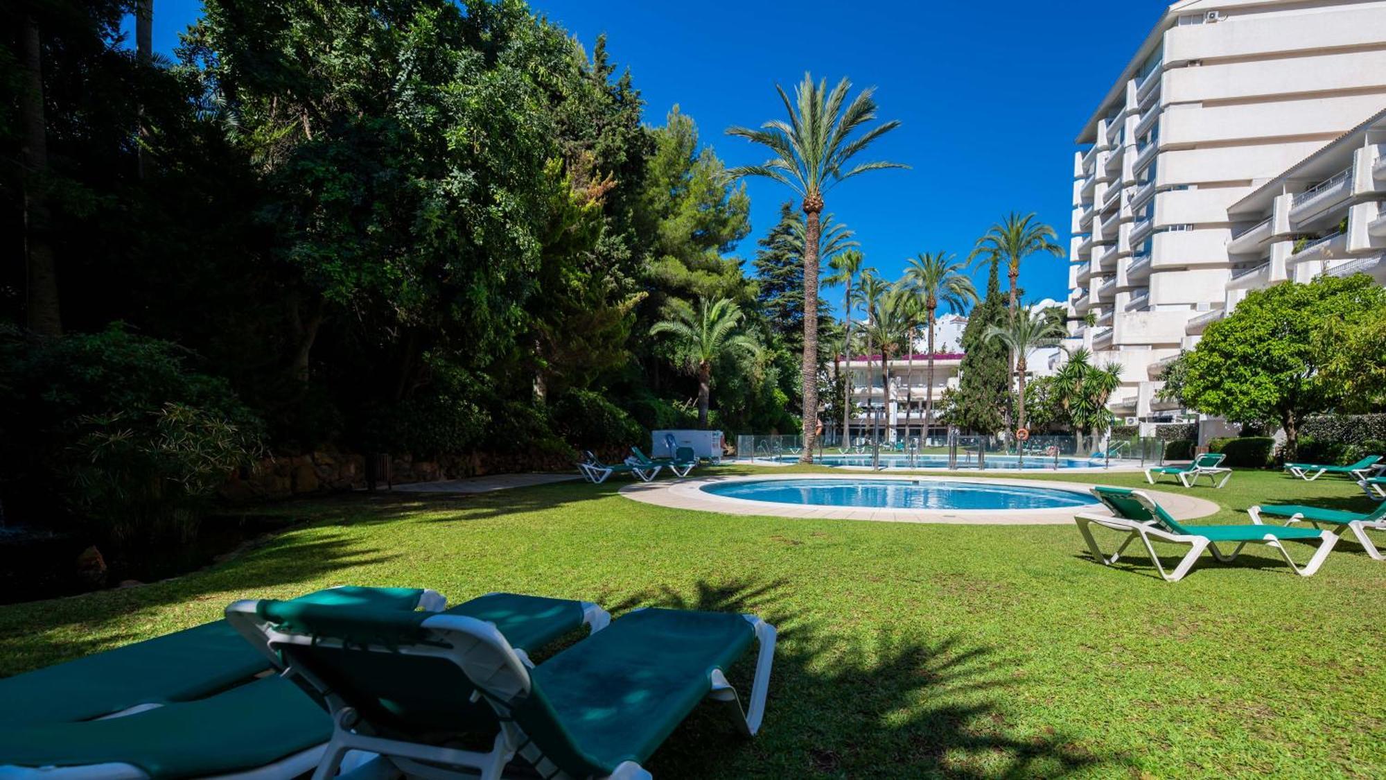 Penthouse Boutique Suite Marbella Exterior photo